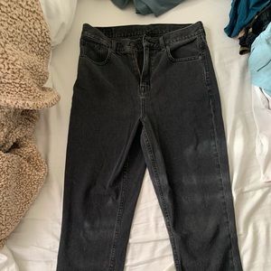 American eagle slightly cropped jeans size 4